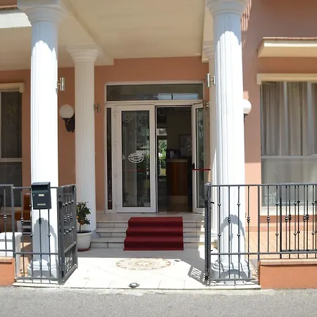 Caterina Hotel 3*