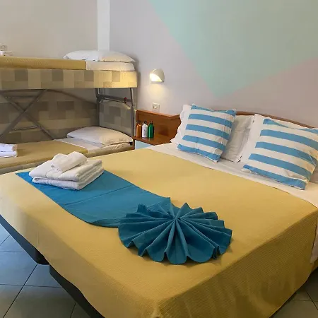 Отель Caterina 3*