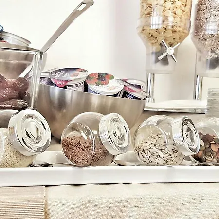 Отель Caterina 3*