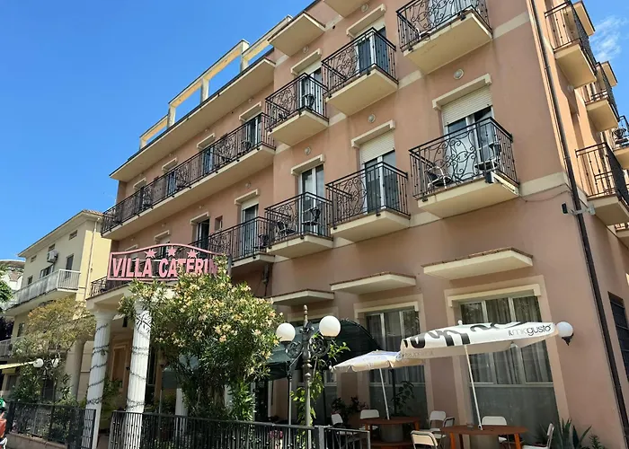 维拉卡特里纳酒店 里米尼