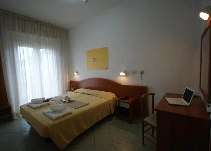 维拉卡特里纳酒店 里米尼